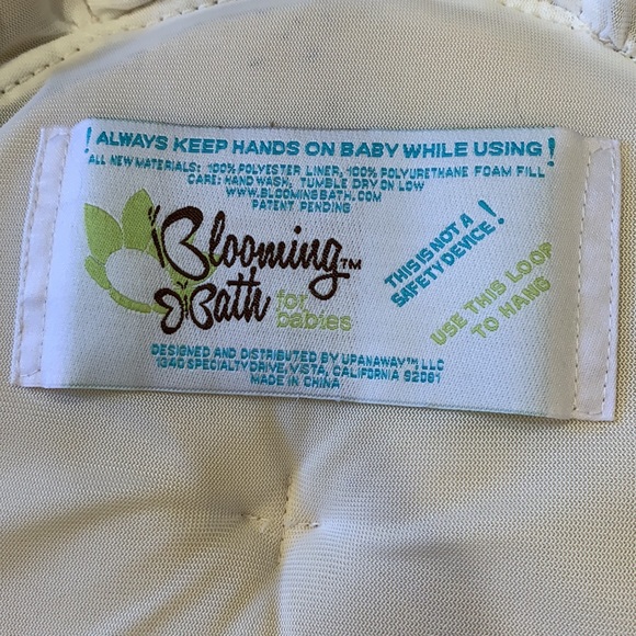 Blooming Bath Pillow 🌼 - Picture 2 of 2